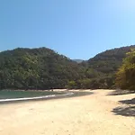 Ubatuba - Lázaro - apartamento